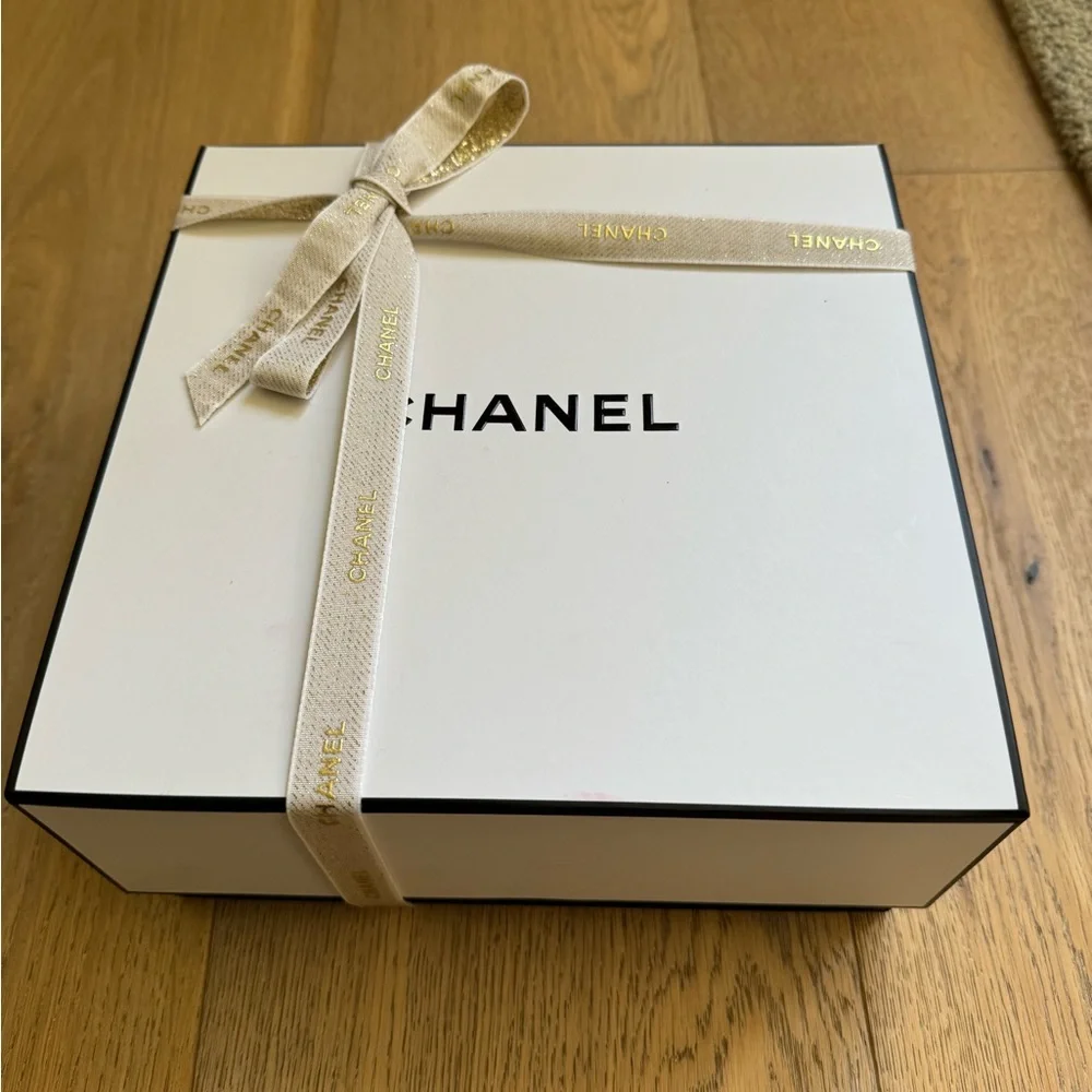 Chanel empty gift box and bag - Picture 2 of 6